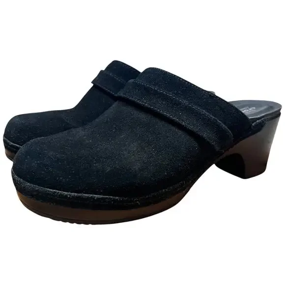 CROCS Sarah Women's 8 Black Suede Clog Slip On Mule Triple Comfort Lightweight - Picture 1 of 16